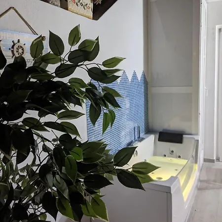 Jacuzzi Suite Sueno De Pakito Apartman